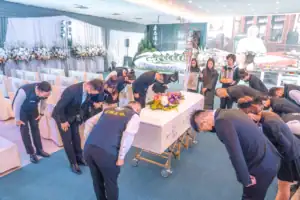 喪禮發引的畫面